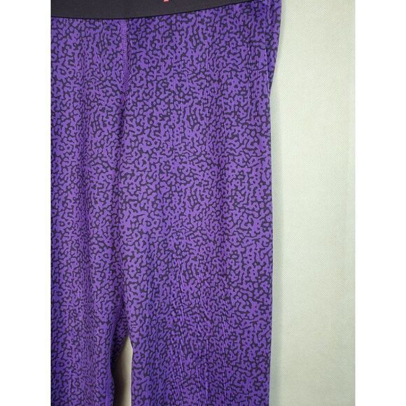Nike Pro Women's Dri-Fit Mezzo Print Purple Capri Workout Activewear Leg… - Picture 11 of 12